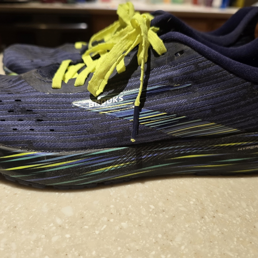 Women's Brooks Shoes
